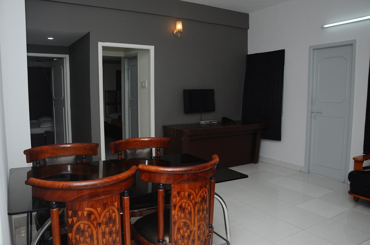 Modern Villa Chennai Extérieur photo
